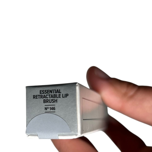 IT Brushes For ULTA Airbrush Essential Retractable Lip Brush #146 Cruelty Free - Picture 6 of 7